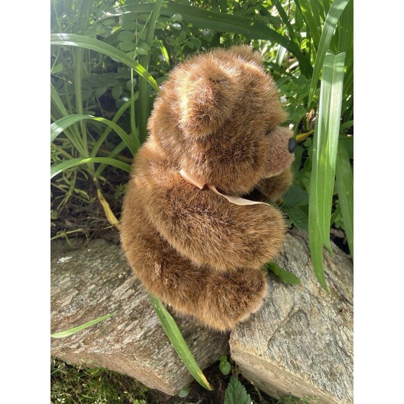 Ty Classics Magee Bear with Bow Sitting Teddy 9.5 inch with Heart Paper tag 1998 - Picture 4 of 5